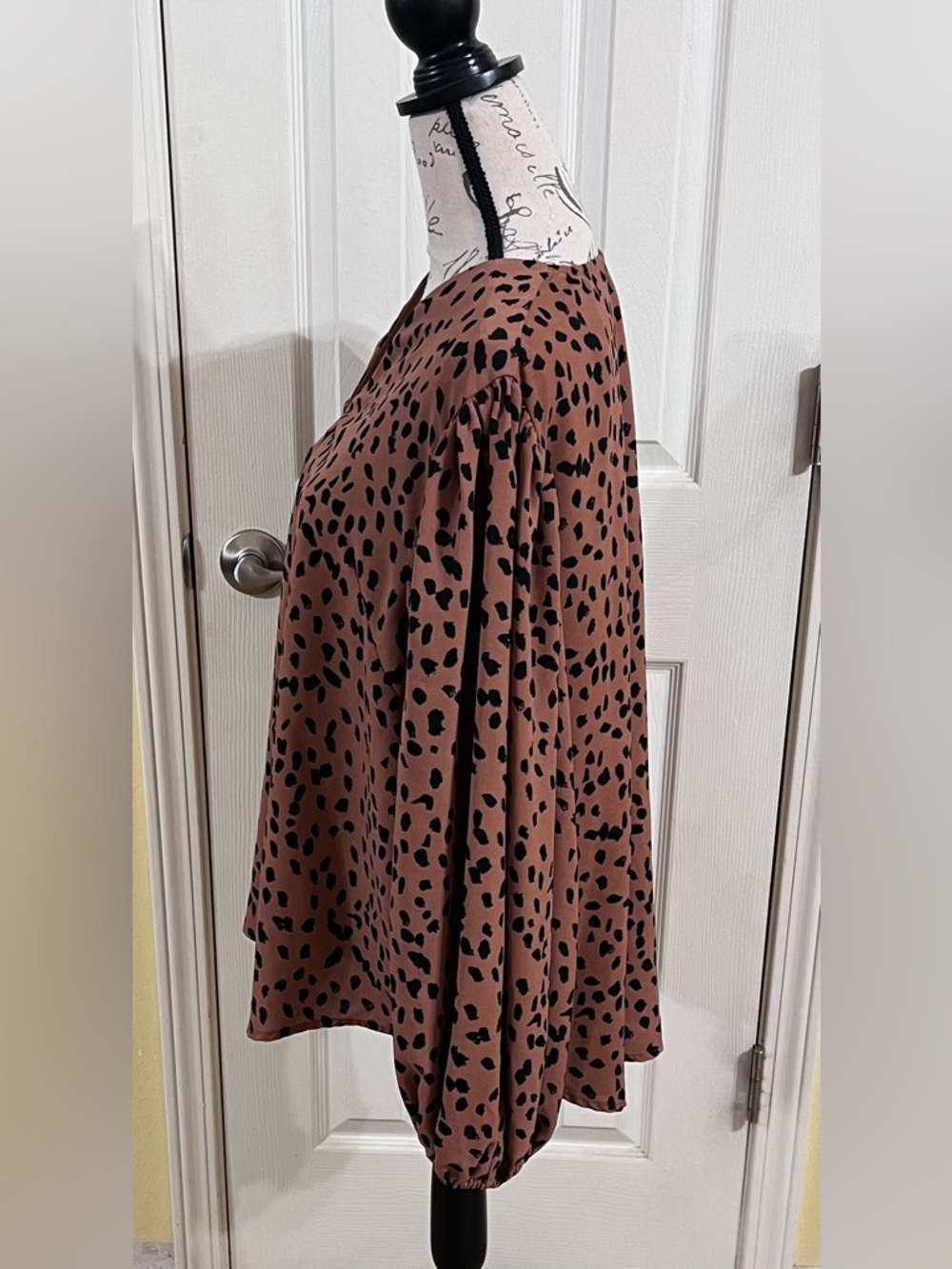 J. Brooks Boutique Brown Leopard Print V-Neck Blouse - Picture 4 of 7